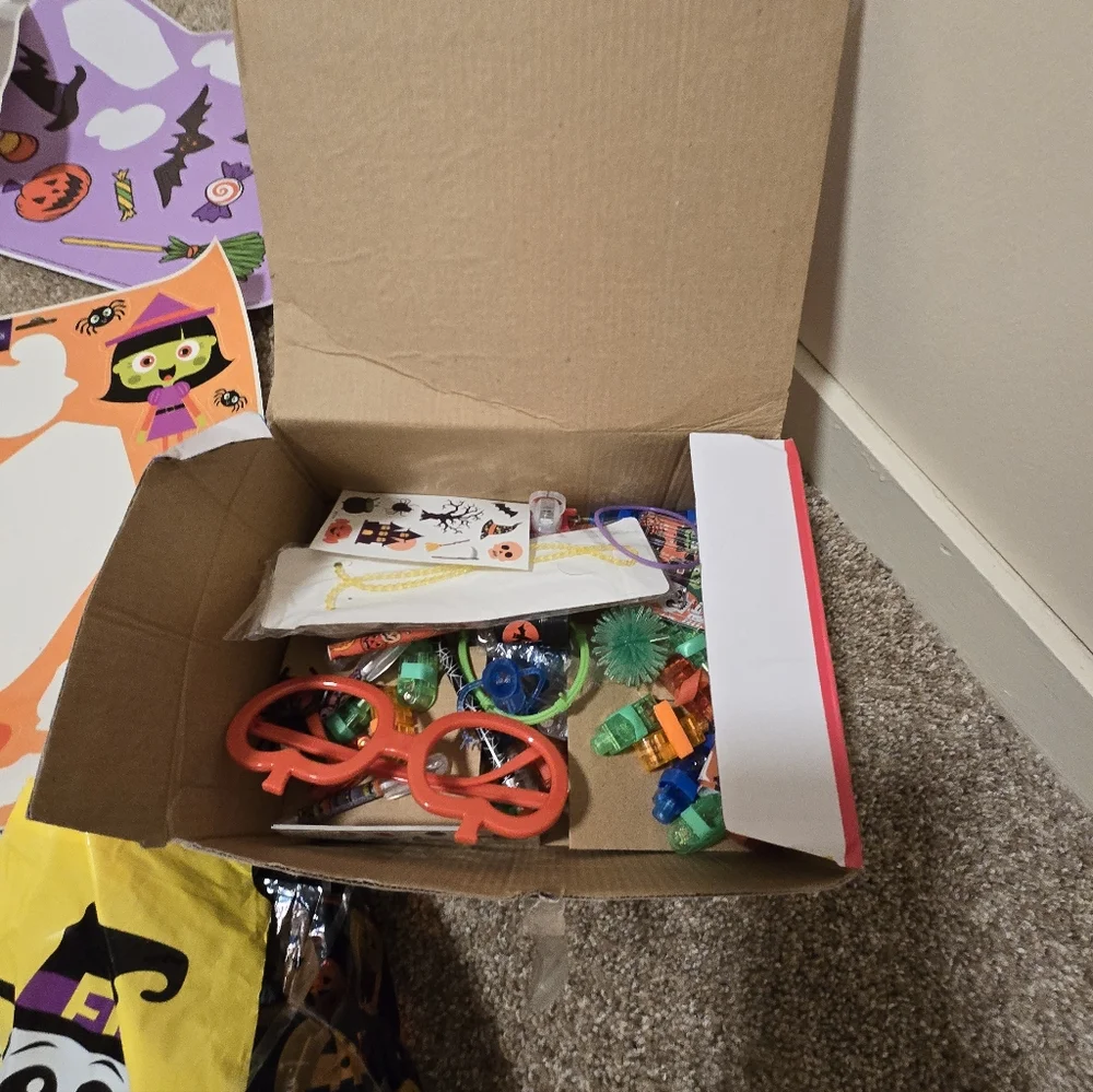 Halloween Supplies Set And Decor